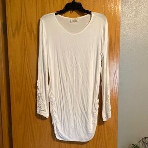 REDUCED!! Vanilla Bay Cream Ruched Tunic Top - Large